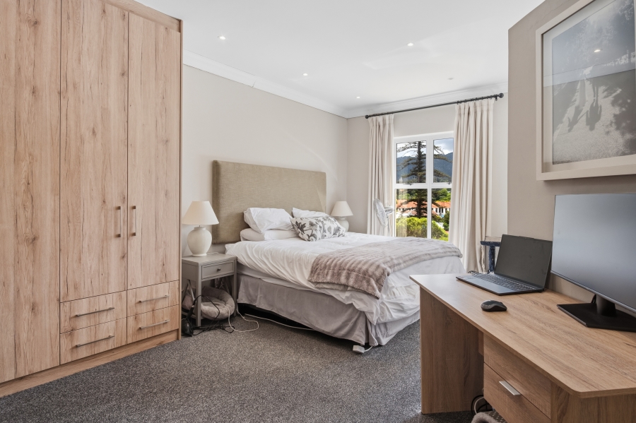 2 Bedroom Property for Sale in Wynberg Upper Western Cape